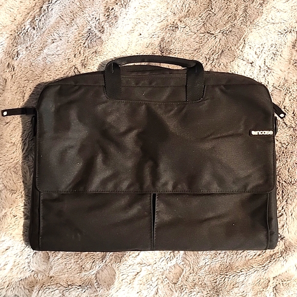 INCASE COMPUTER CASE BLACK - Picture 1 of 7